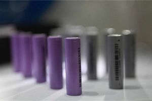 The difference between Li-ion and LiFePO4 batteries photo
