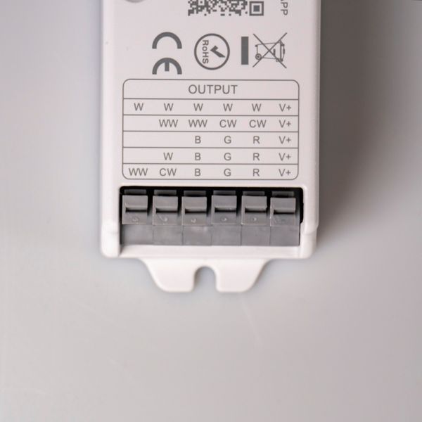 ZigBee 3.0 LED контроллер универсальный TK-ZR5 Dim+RGB+CCT, 15A, ZigBee 3.0+RF2,4G Smart Systems Group TK-ZR5 фото