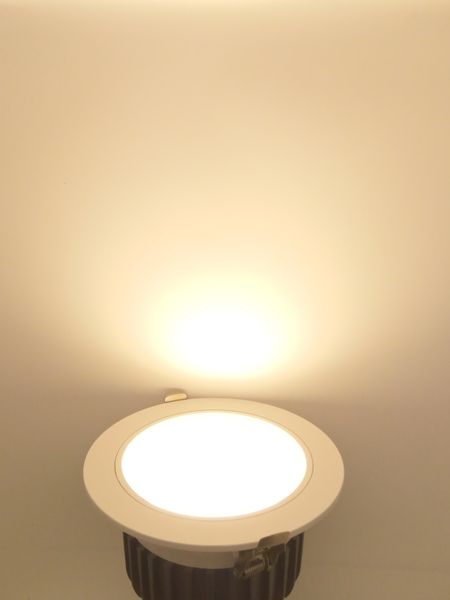 Розумний стельовий врізний точковий світильник Антіблік 60гр., 18Вт, 110-220 В, RGB+2700-6500К, RF 2 DL072 фото